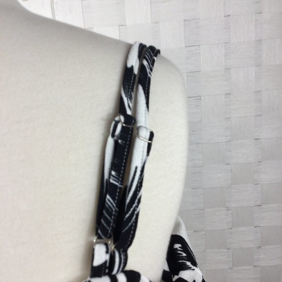 L'ATISTE by Amy Black/White Crop Top Size large - Picture 3 of 6